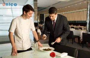 1704773220 nguoi quan ly nha hang.jpg